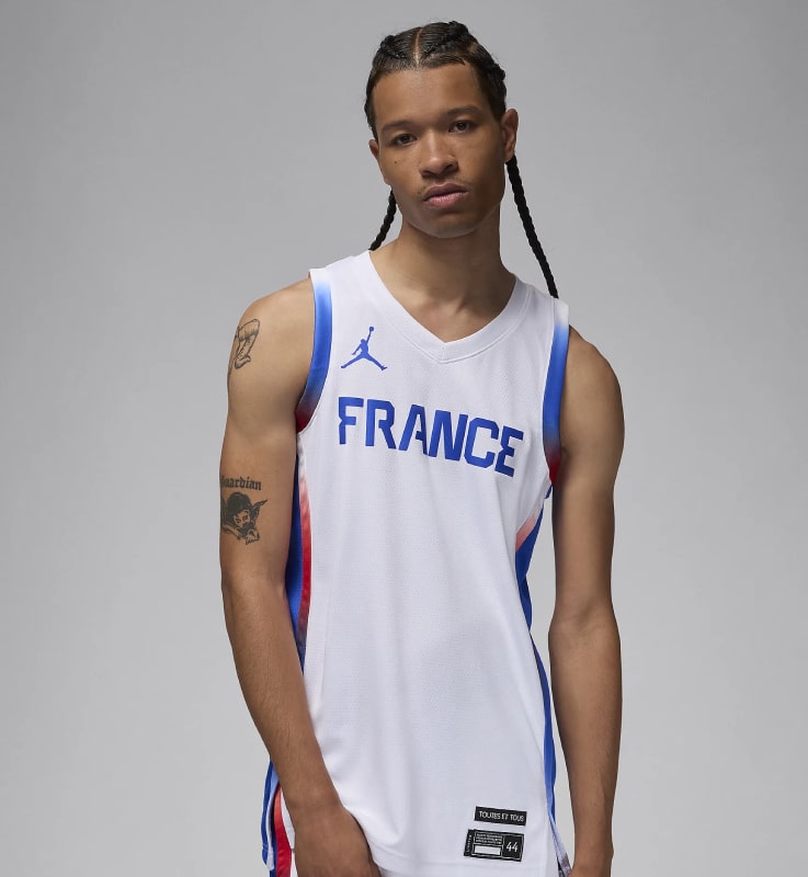 Custom, France 2024 - Home - Cliquez sur l'image pour la fermer