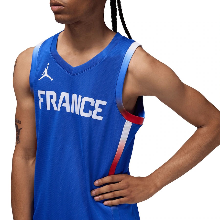 Custom, France 2024 - Road - Cliquez sur l'image pour la fermer