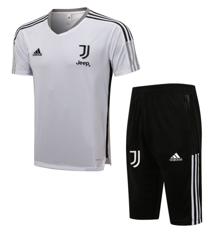 Juventus Training Kit 2021/22 - Cliquez sur l'image pour la fermer